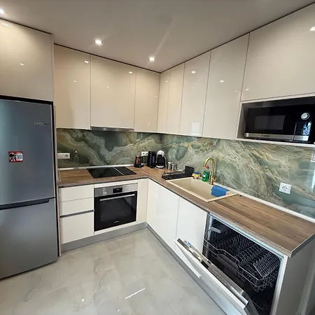 Apartman Luxavie-renovated Near Center *
