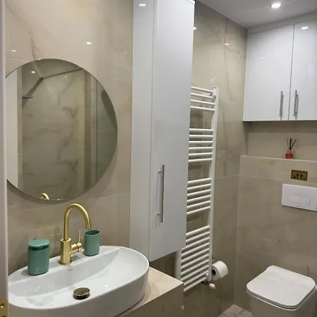 Luxavie-renovated Near Center