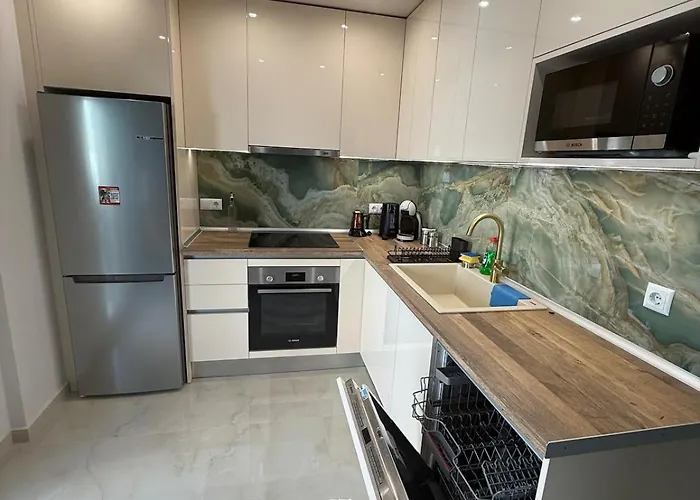 Luxavie-renovated Near Center Appartement